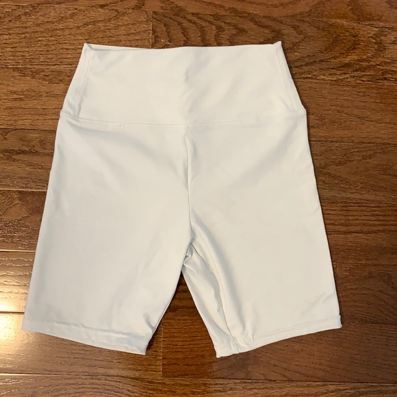 Garage white biker shorts - S - Picture 2 of 3